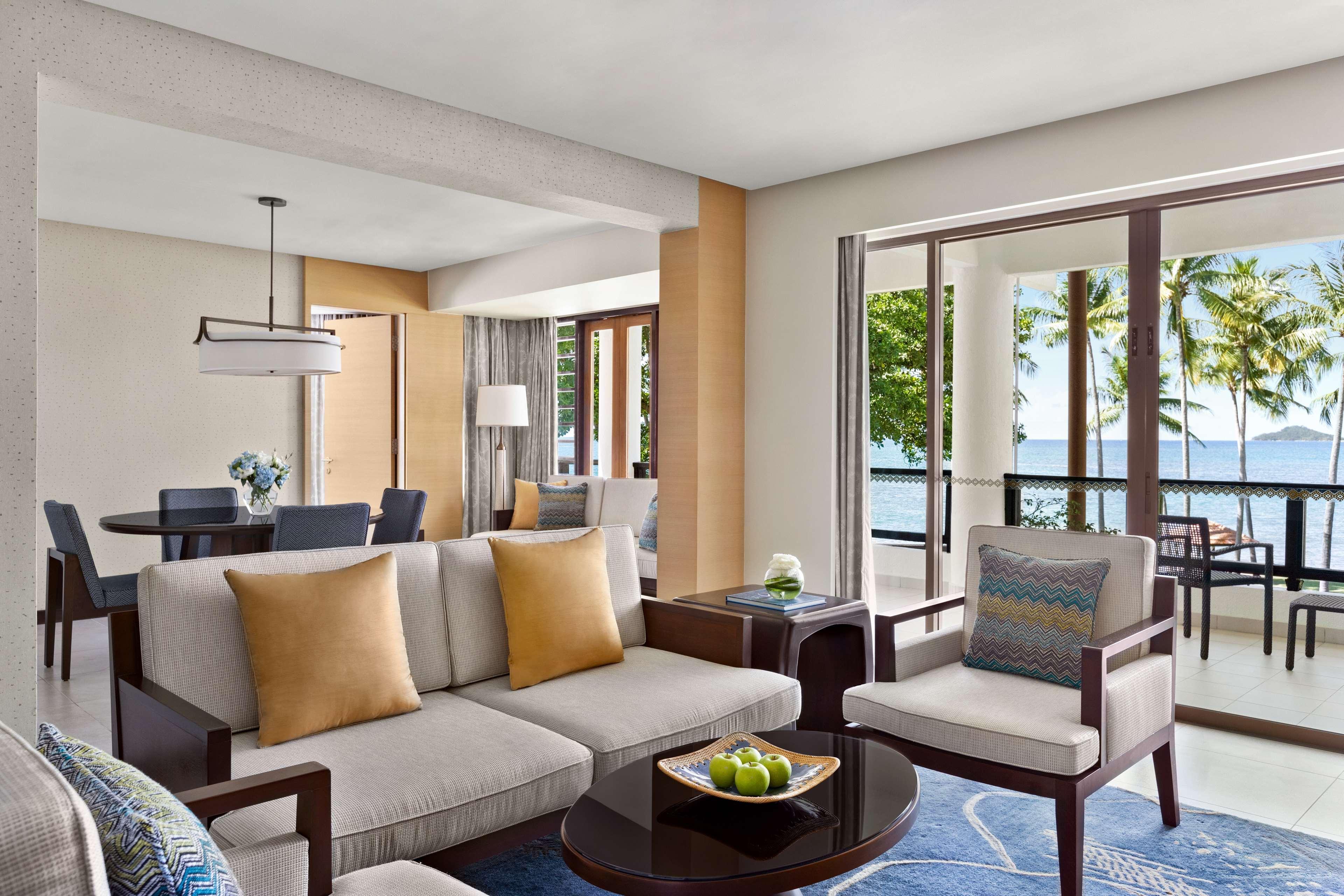 Shangri-La Tanjung Aru, Kota Kinabalu Esterno foto A living room at the Westin Maldives