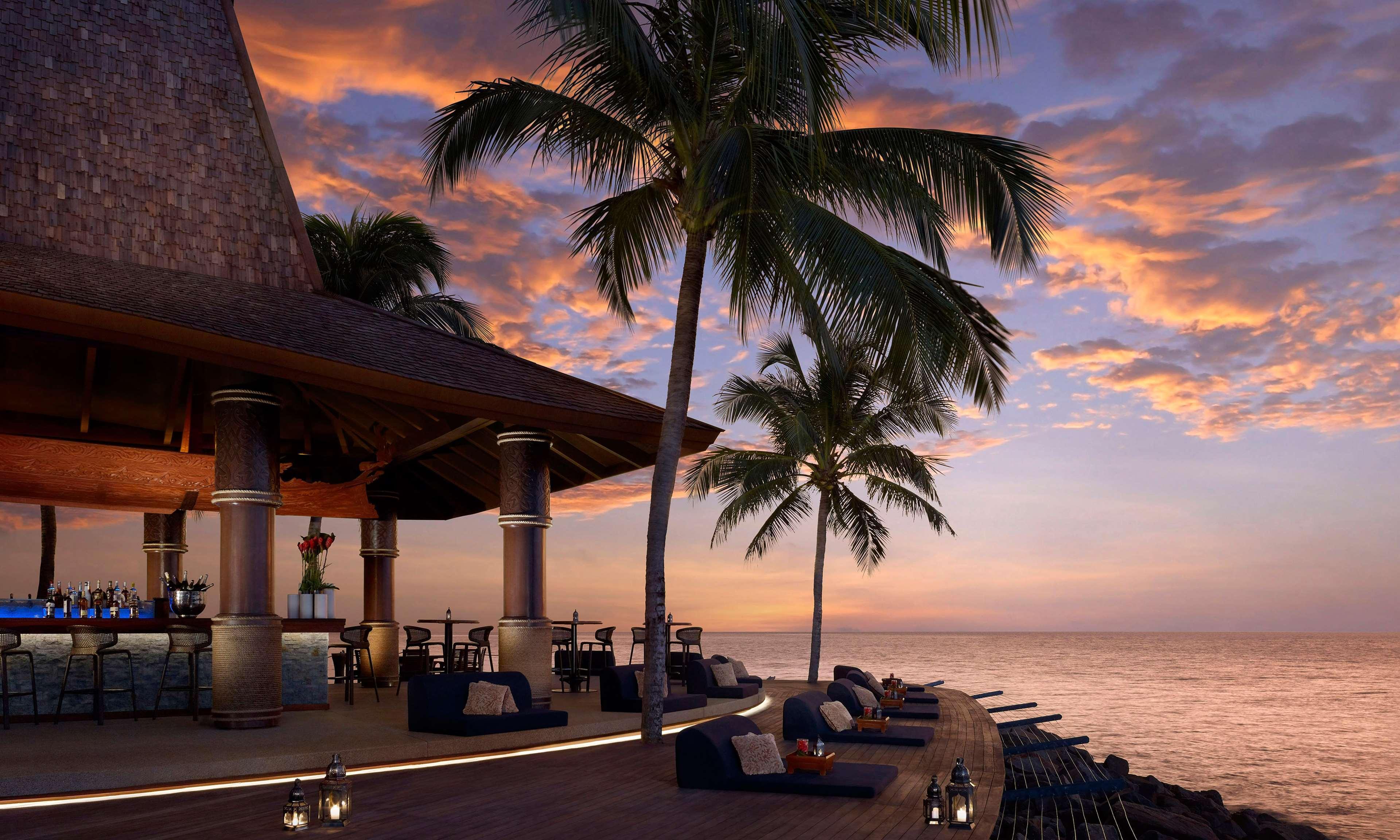 Shangri-La Tanjung Aru, Kota Kinabalu Esterno foto Sunset at the beach bar