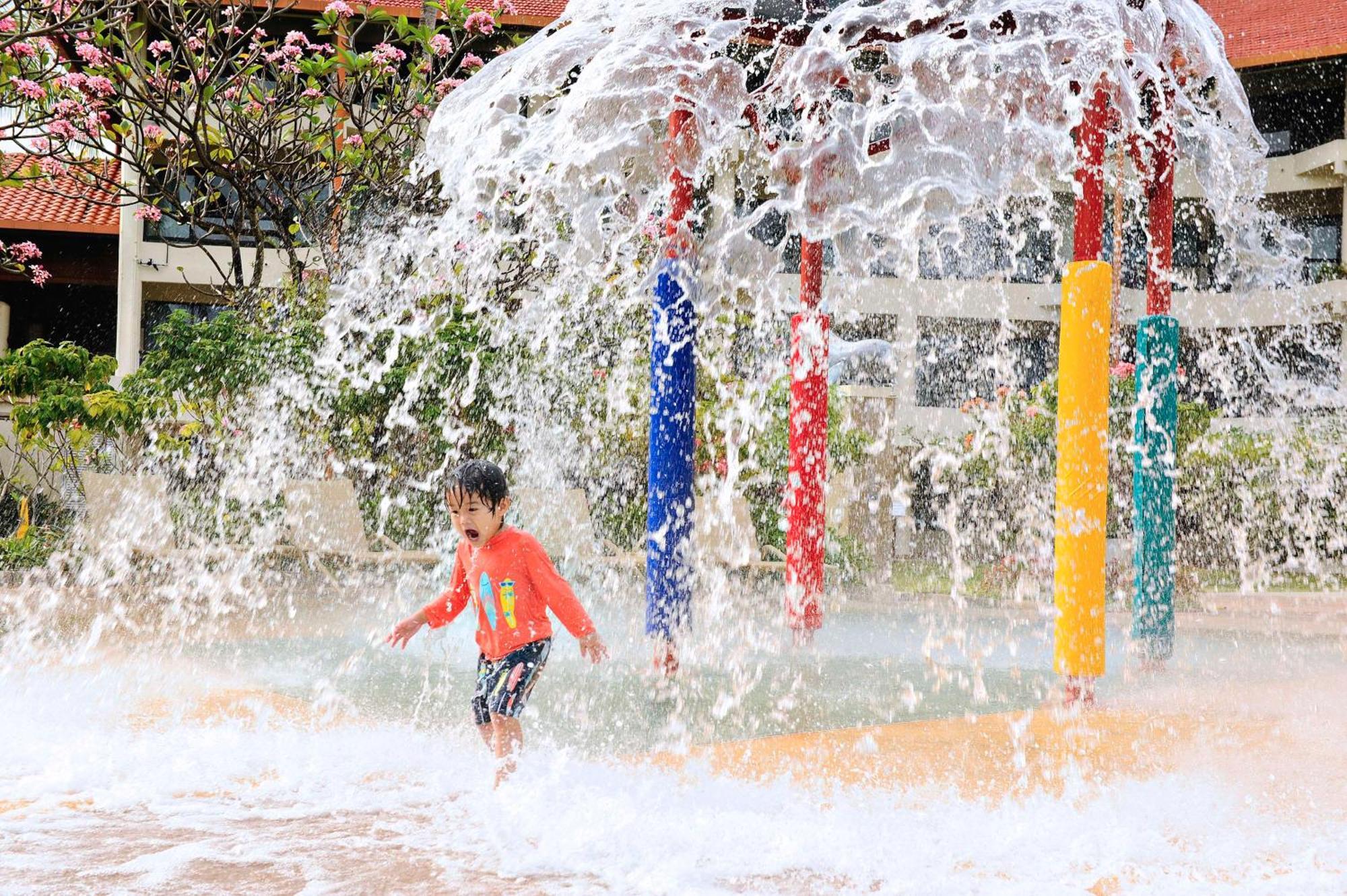 Shangri-La Tanjung Aru, Kota Kinabalu Esterno foto Splash pad at the park